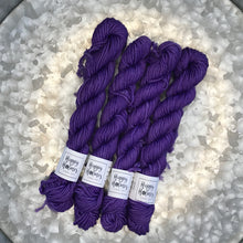 Load image into Gallery viewer, Mini Skein DK - Grape Juice