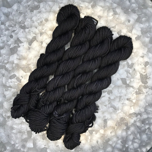 Mini Skein DK - Ink Black