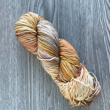 Load image into Gallery viewer, Fall Table - Worsted
