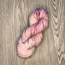 Load image into Gallery viewer, Purple Speckle DK