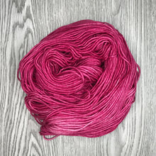 Load image into Gallery viewer, Holiday Berry DK