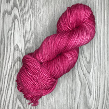 Load image into Gallery viewer, Holiday Berry DK