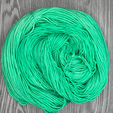 Load image into Gallery viewer, Holiday Spearmint DK
