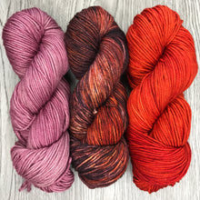 Load image into Gallery viewer, Spiced Apple DK