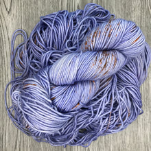 Load image into Gallery viewer, Lilac speckle DK